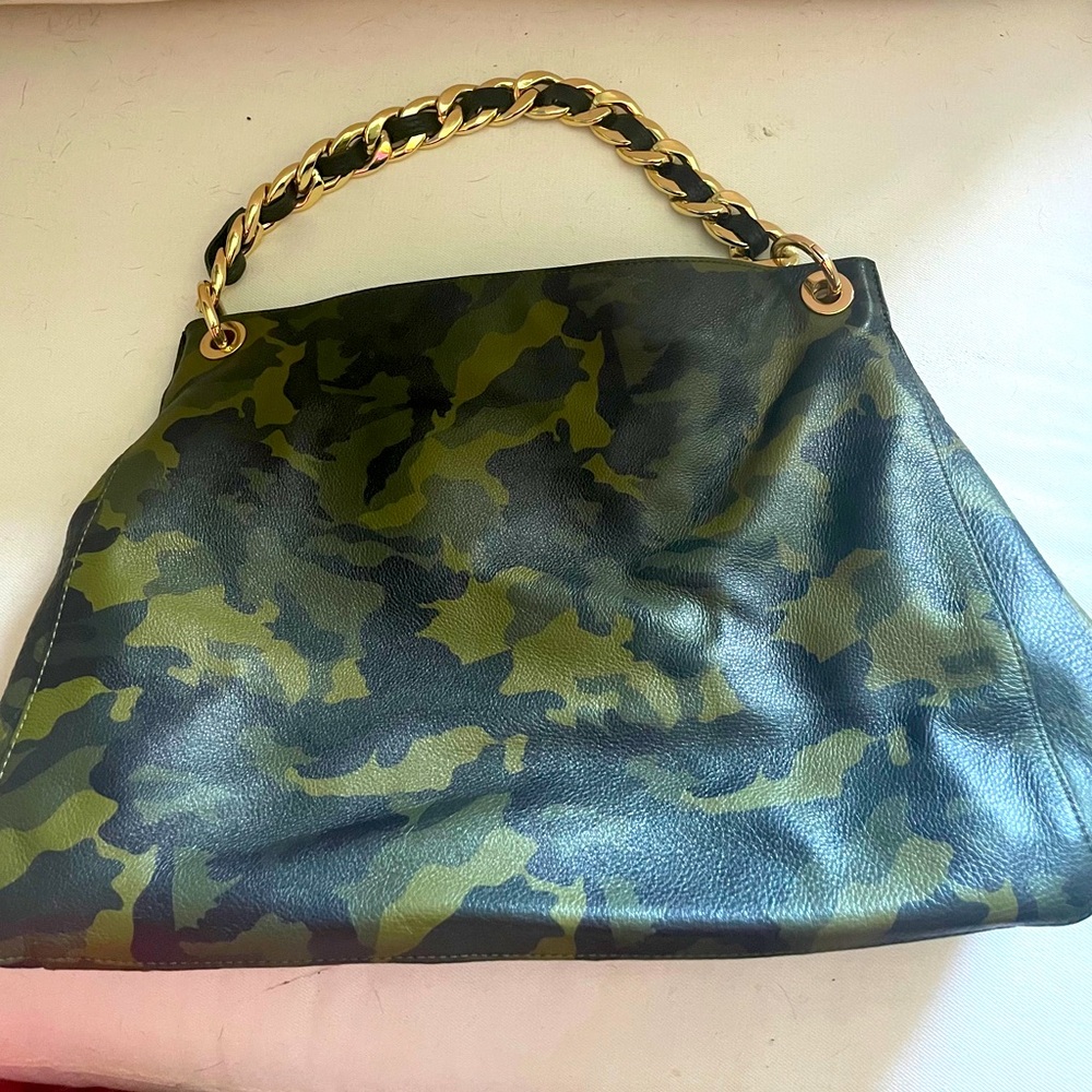 Mark & Gram camo purse with chain handle
